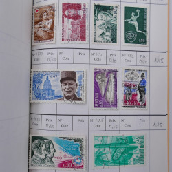 France lot de +2500 timbres 1860-2001 en 16 carnet à choix.
