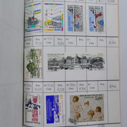 France lot de +2500 timbres 1860-2001 en 16 carnet à choix.