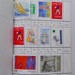 France lot de +2500 timbres 1860-2001 en 16 carnet à choix.