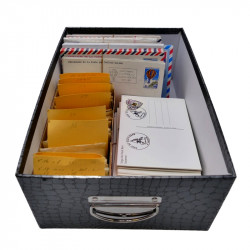 France lot d'entiers postaux et divers cachets pour revente en une boite.
