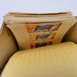 France lot d'entiers postaux et divers cachets pour revente en une boite.