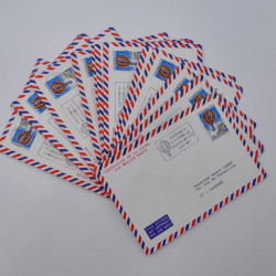 France lot d'entiers postaux et divers cachets pour revente en une boite.