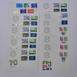 Suisse lot de +200 enveloppes premier jour FDC 1963-1983 en une boite.