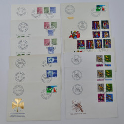 Suisse lot de +200 enveloppes premier jour FDC 1963-1983 en une boite.