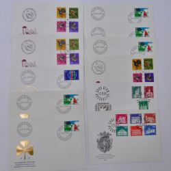 Suisse lot de +200 enveloppes premier jour FDC 1963-1983 en une boite.