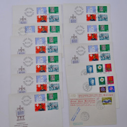 Suisse lot de +200 enveloppes premier jour FDC 1963-1983 en une boite.