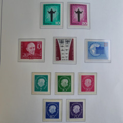 Collection timbres d'Allemagne Berlin 1948-1990 en album lux. Collection timbres d'Allemagne Berlin 1948-1990 en album lux.