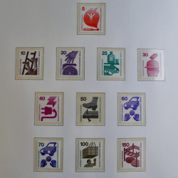 Collection timbres d'Allemagne Berlin 1948-1990 en album lux. Collection timbres d'Allemagne Berlin 1948-1990 en album lux.