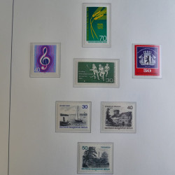 Collection timbres d'Allemagne Berlin 1948-1990 en album lux. Collection timbres d'Allemagne Berlin 1948-1990 en album lux.