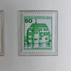 Collection timbres d'Allemagne Berlin 1948-1990 en album lux. Collection timbres d'Allemagne Berlin 1948-1990 en album lux.