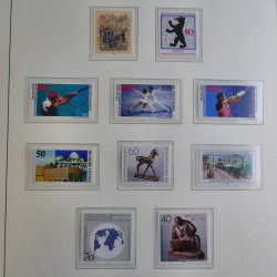 Collection timbres d'Allemagne Berlin 1948-1990 en album lux. Collection timbres d'Allemagne Berlin 1948-1990 en album lux.
