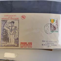 Lot de 72 lettres, commémoratifs du monde 1839-1952 en un album. Lot de 72 lettres, commémoratifs du monde 1839-1952 en un album.