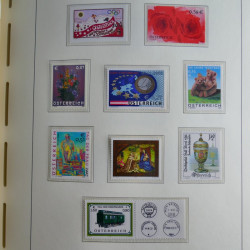 Collection timbres d'Autriche 2000-2018 neuf** en album lux. Collection timbres d'Autriche 2000-2018 neuf** en album lux.