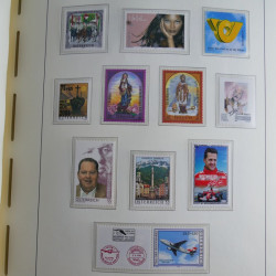 Collection timbres d'Autriche 2000-2018 neuf** en album lux. Collection timbres d'Autriche 2000-2018 neuf** en album lux.