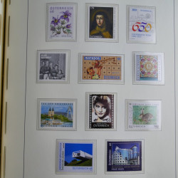 Collection timbres d'Autriche 2000-2018 neuf** en album lux. Collection timbres d'Autriche 2000-2018 neuf** en album lux.