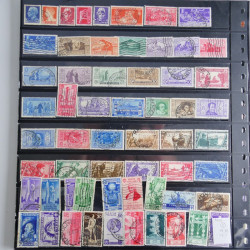 Lot de timbres d'Italie 1863-2002 neufs et oblitérés sur feuilles d'album. Lot de timbres d'Italie 1863-2002 neufs et oblitérés sur feuilles d'album.