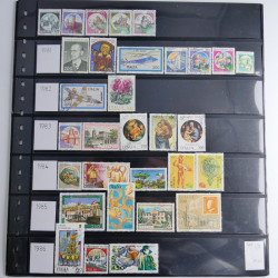 Lot de timbres d'Italie 1863-2002 neufs et oblitérés sur feuilles d'album. Lot de timbres d'Italie 1863-2002 neufs et oblitérés sur feuilles d'album.