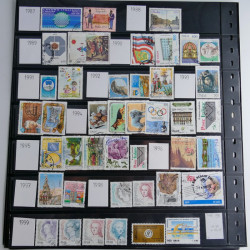 Lot de timbres d'Italie 1863-2002 neufs et oblitérés sur feuilles d'album. Lot de timbres d'Italie 1863-2002 neufs et oblitérés sur feuilles d'album.