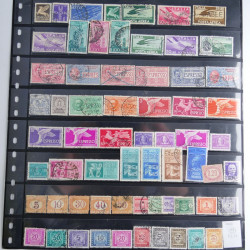 Lot de timbres d'Italie 1863-2002 neufs et oblitérés sur feuilles d'album. Lot de timbres d'Italie 1863-2002 neufs et oblitérés sur feuilles d'album.