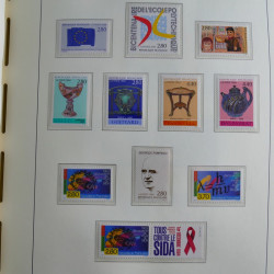 Collection timbres de France 1993-2002 neufs en album lux. Collection timbres de France 1993-2002 neufs en album lux.