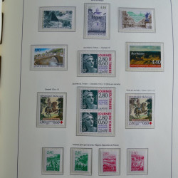 Collection timbres de France 1993-2002 neufs en album lux. Collection timbres de France 1993-2002 neufs en album lux.