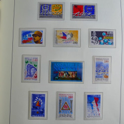Collection timbres de France 1993-2002 neufs en album lux. Collection timbres de France 1993-2002 neufs en album lux.