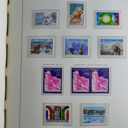 Collection timbres de France 1993-2002 neufs en album lux. Collection timbres de France 1993-2002 neufs en album lux.