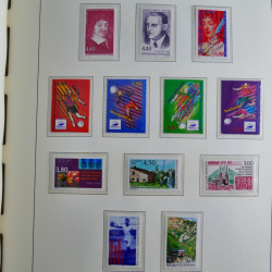 Collection timbres de France 1993-2002 neufs en album lux. Collection timbres de France 1993-2002 neufs en album lux.