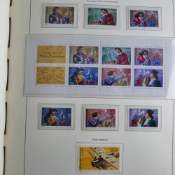 Collection timbres de France 1993-2002 neufs en album lux. Collection timbres de France 1993-2002 neufs en album lux.