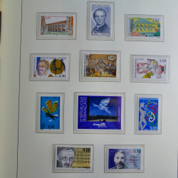 Collection timbres de France 1993-2002 neufs en album lux. Collection timbres de France 1993-2002 neufs en album lux.