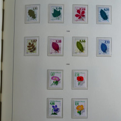 Collection timbres de France 1993-2002 neufs en album lux. Collection timbres de France 1993-2002 neufs en album lux.