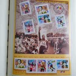 Collection timbres de France 1993-2002 neufs en album lux. Collection timbres de France 1993-2002 neufs en album lux.