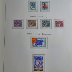 Collection timbres de France 1993-2002 neufs en album lux. Collection timbres de France 1993-2002 neufs en album lux.