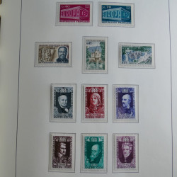 Collection timbres de France 1967-1992 neufs en album lux. Collection timbres de France 1967-1992 neufs en album lux.