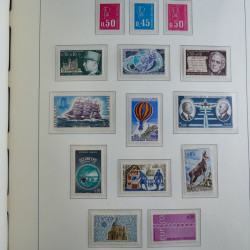Collection timbres de France 1967-1992 neufs en album lux. Collection timbres de France 1967-1992 neufs en album lux.