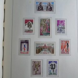 Collection timbres de France 1967-1992 neufs en album lux. Collection timbres de France 1967-1992 neufs en album lux.