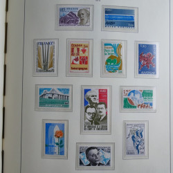 Collection timbres de France 1967-1992 neufs en album lux. Collection timbres de France 1967-1992 neufs en album lux.