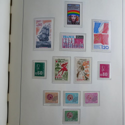 Collection timbres de France 1967-1992 neufs en album lux. Collection timbres de France 1967-1992 neufs en album lux.