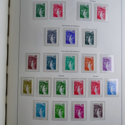 Collection timbres de France 1967-1992 neufs en album lux. Collection timbres de France 1967-1992 neufs en album lux.