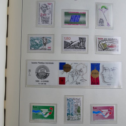 Collection timbres de France 1967-1992 neufs en album lux. Collection timbres de France 1967-1992 neufs en album lux.