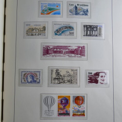 Collection timbres de France 1967-1992 neufs en album lux. Collection timbres de France 1967-1992 neufs en album lux.