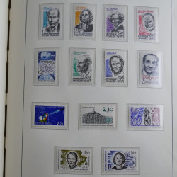 Collection timbres de France 1967-1992 neufs en album lux. Collection timbres de France 1967-1992 neufs en album lux.