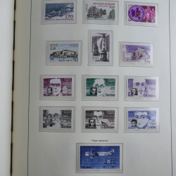 Collection timbres de France 1967-1992 neufs en album lux. Collection timbres de France 1967-1992 neufs en album lux.