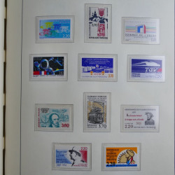 Collection timbres de France 1967-1992 neufs en album lux. Collection timbres de France 1967-1992 neufs en album lux.