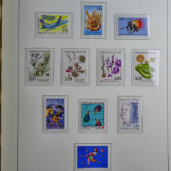 Collection timbres de France 1967-1992 neufs en album lux. Collection timbres de France 1967-1992 neufs en album lux.