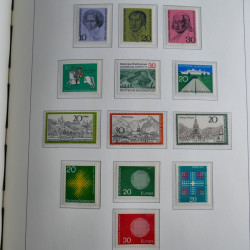 Collection timbres d'Allemagne Fédérale 1949-1989 neufs et oblitérés en album lux. Collection timbres d'Allemagne Fédérale 1949-1989 neufs et oblitérés en album lux.