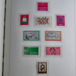 Collection timbres d'Allemagne Fédérale 1949-1989 neufs et oblitérés en album lux. Collection timbres d'Allemagne Fédérale 1949-1989 neufs et oblitérés en album lux.