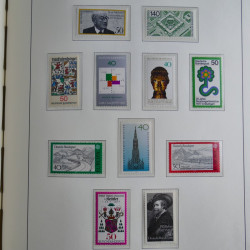 Collection timbres d'Allemagne Fédérale 1949-1989 neufs et oblitérés en album lux. Collection timbres d'Allemagne Fédérale 1949-1989 neufs et oblitérés en album lux.