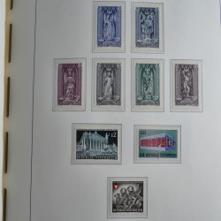 Collection timbres d'Autriche 1960-2000 neufs et oblitérés en album lux. Collection timbres d'Autriche 1960-2000 neufs et oblitérés en album lux.