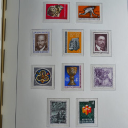 Collection timbres d'Autriche 1960-2000 neufs et oblitérés en album lux. Collection timbres d'Autriche 1960-2000 neufs et oblitérés en album lux.